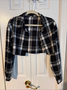 Cropped Black & White Plaid Button-Up Shirt